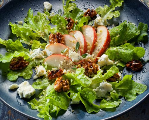 Salad with Pear, Gorgonzola Cheese and Walnuts